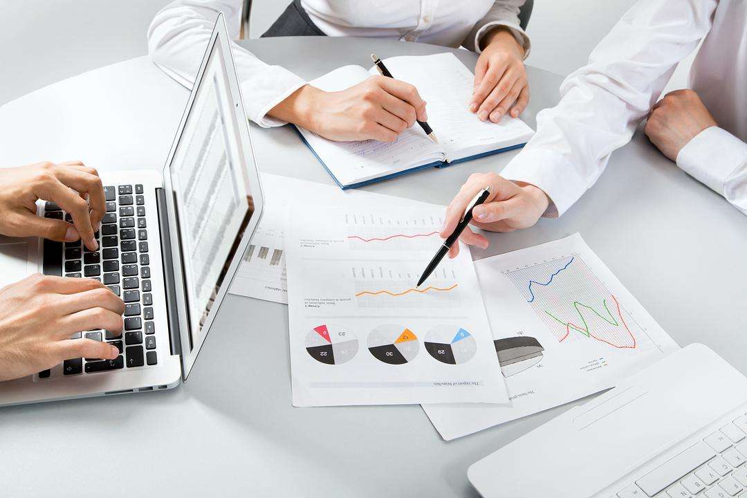 疫情期间对纳税人提供生活服务取得的收入是否免征增值税？